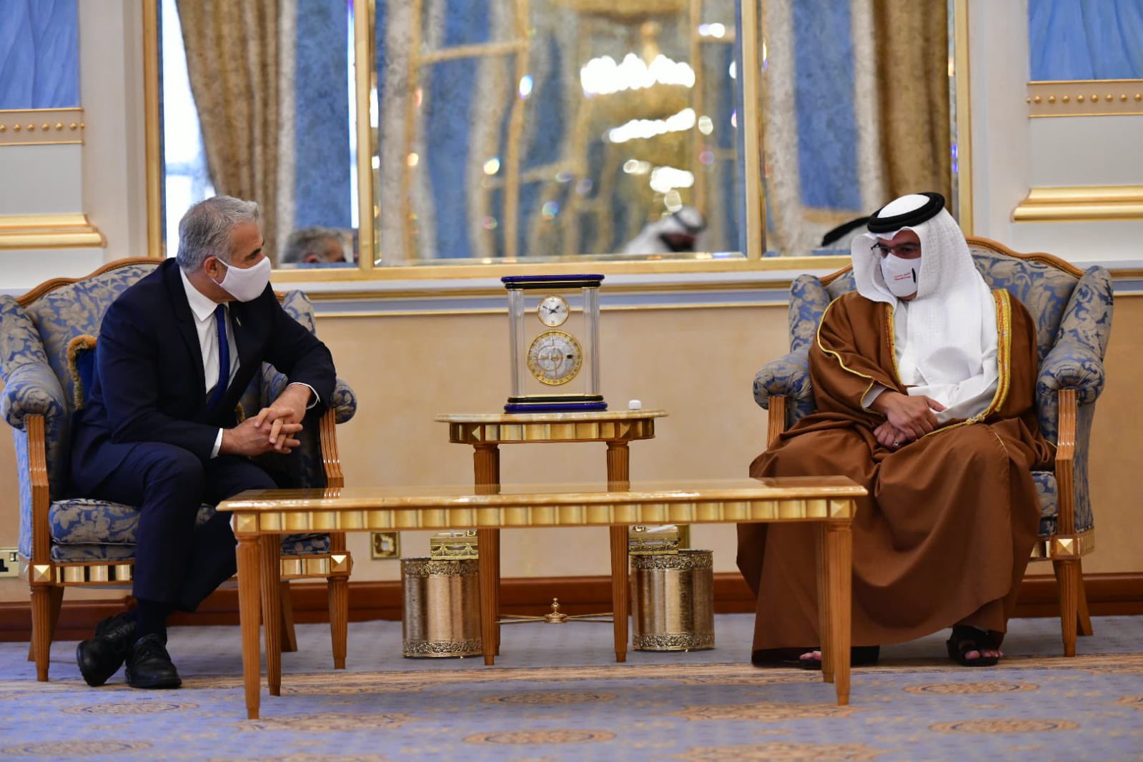 Außenminister Lapid mit Bahrains Kronprinz und Premierminister Salman bin Hamad Al Khalifa